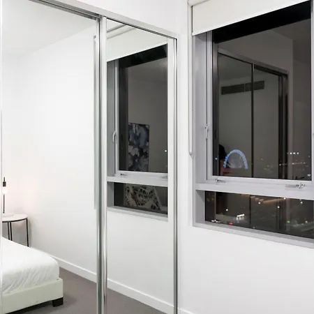 Stylish 2br With Water Views In South *