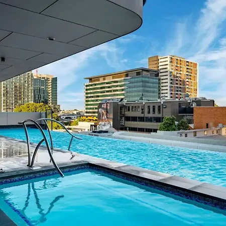 Apartment Luxury High-floor 1br Retreat With Balcony Brisbane