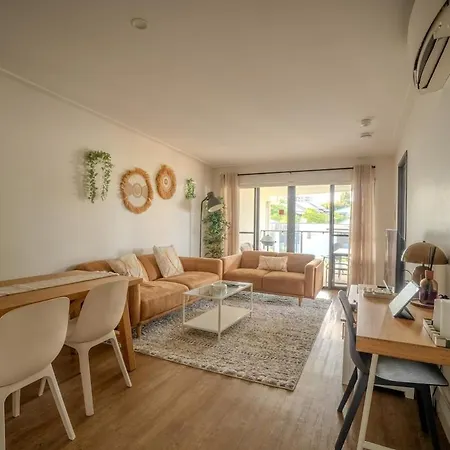 Sleeps 8 Near Uq 10 Mins Cbd Dual Living *