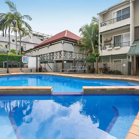 Comfortable With Pool Access Apartment Brisbane