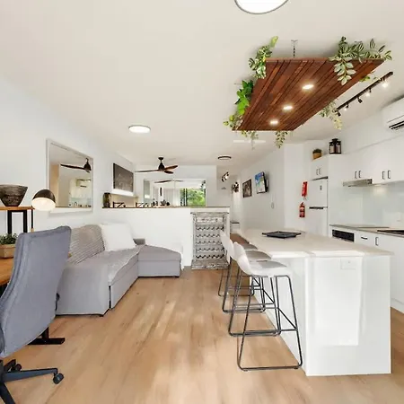 Apartment Hideaway - Pool Gym Bbq Tennis Court *