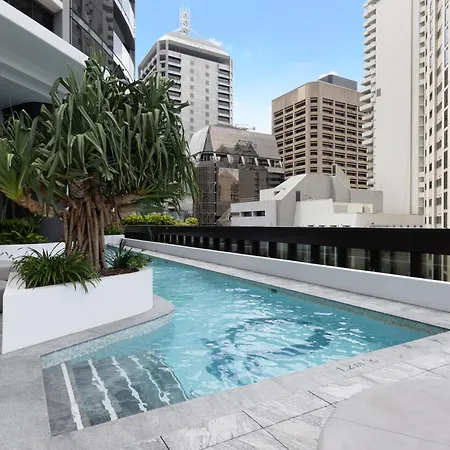 3 Bedroom Luxury In The Sky Apartment Brisbane