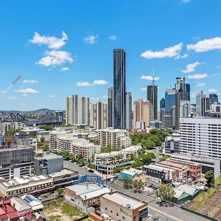Apartment Skyline In Fortitude Valley Brisbane