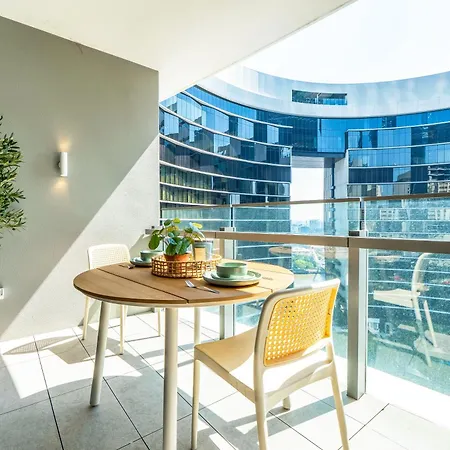 Queens Wharf Charm W/ Balcony Views - Lv 15 - Apartment