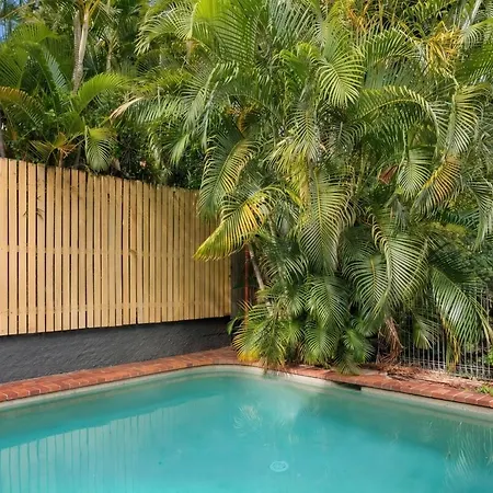 Spacious 2br Stay, Parking Pool & Balcony Apartment *