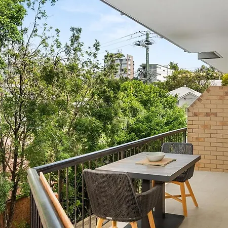 Spacious 2br Stay, Parking Pool & Balcony *