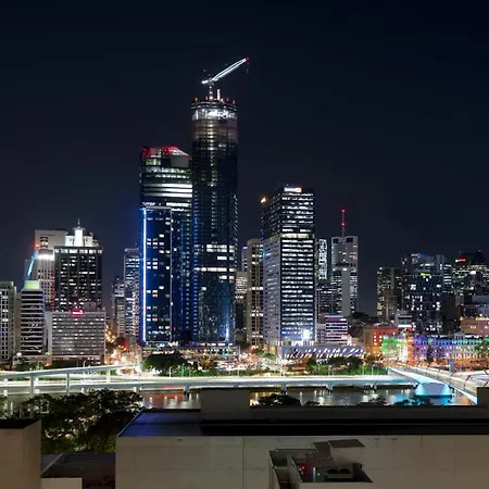 Stylish 2br With Water Views In South * Brisbane