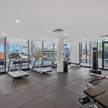 Apartment Luxury High-floor 1br Retreat With Balcony Brisbane