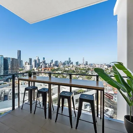 Apartment Penthouse Sleep 6 - Cbd Views - Pools - Games - Baby Brisbane