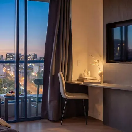Modern Cbd W/ Balcony Views | Pool & Gym * Brisbane