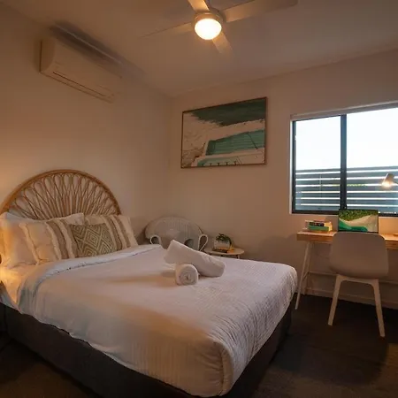 Sleeps 8 Near Uq 10 Mins Cbd Dual Living Apartment