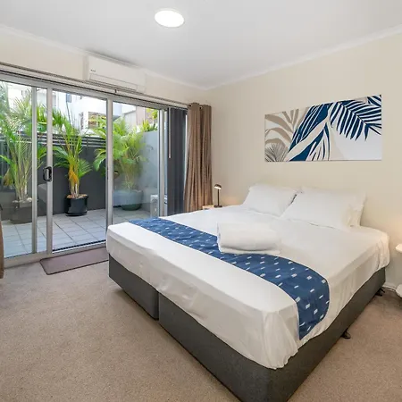 Huge Courtyard With Free Parking - Walk To Hsw, St And Valley Mall Apartment