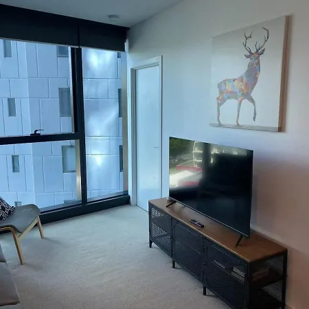 Apartment, 10 Floors High By Stylish Brisbane