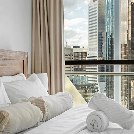 With Stunning River Views Up To 6 Guests And 2 Parking Apartment
