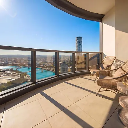 Apartment One Sky - Sleep 6 - Pools Cinema Sauna Gym Free Parking Brisbane