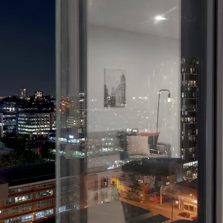 Stylish 2br With Water Views In South Apartment *