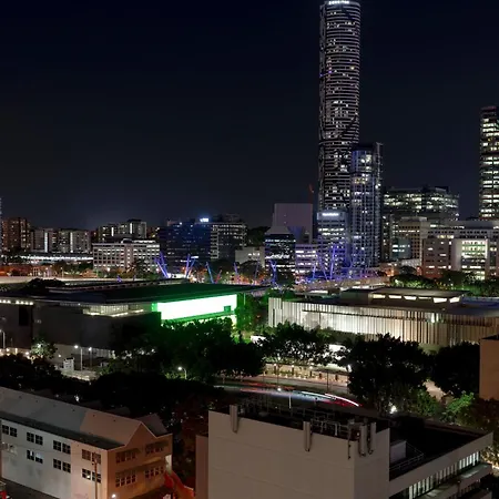Apartment Stylish 2br With Water Views In South Brisbane