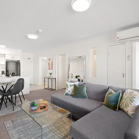 Oasis 2bed-1bath-1car-views * Brisbane