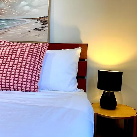 Cannon Hill 2br Retreat With Patio & Parking * Brisbane