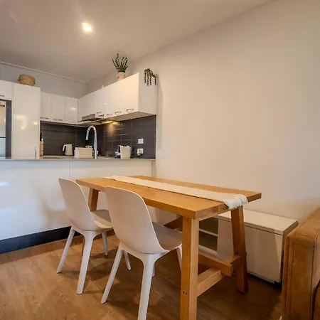 Sleeps 8 Near Uq 10 Mins Cbd Dual Living Apartment Brisbane