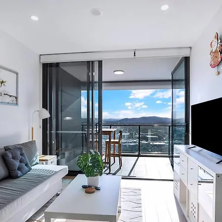Apartment Windward - Inner-city Skyline With Pool Access *