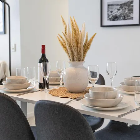 Apartment Portside Luxe Retreat 2br Free Parking & Pool *