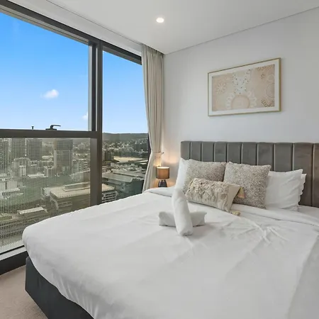 2b2b High Floor With Riverview & Parking Apartment *