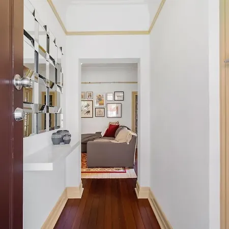 Art Deco Elegance In New Farm