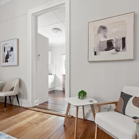Art Deco With Modern Twist 1bed-1bath-1car-new Farm Brisbane