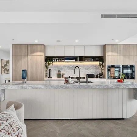 3 Bedroom Luxury In The Sky Apartment
