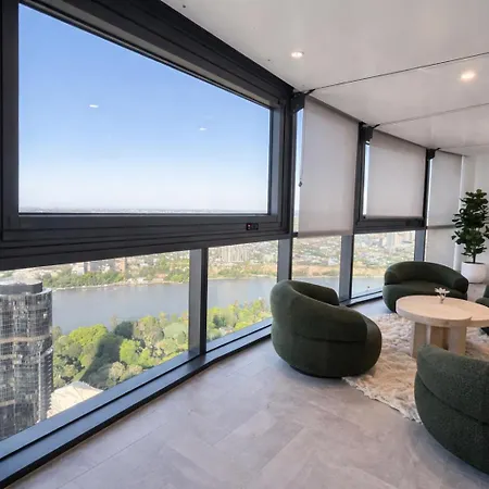 Apartment Cloud Nine | Designer Views On Level 61 *