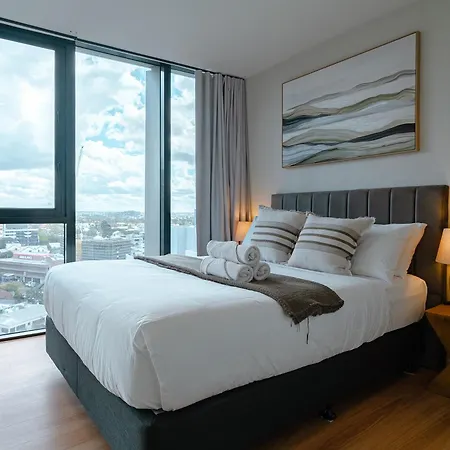 Lux 20th Floor 2br 2bath, Infinity Pool, Gym, Wifi * Brisbane