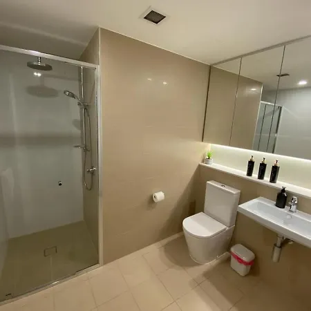 Apartment, 10 Floors High By Stylish Apartment Brisbane