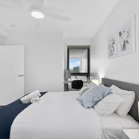 Luxury 2bed2bath With Pool, Parking, Gym And Views Apartment