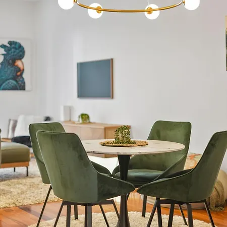 Peaceful 1-bed Near Brisbane's Heart *