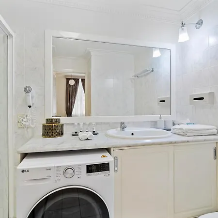 The Gatsby Rothbury Apartment