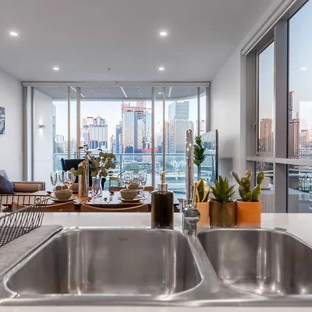 Stylish 2br With Water Views In South * Brisbane