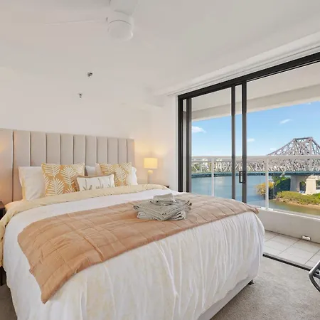 Oasis 2bed-1bath-1car-views Apartment