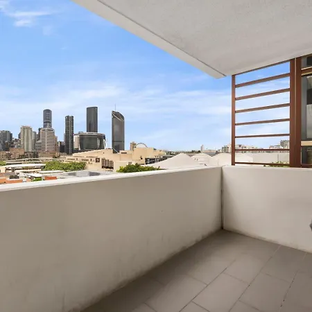Cultural Charm - 2br In South Apartment