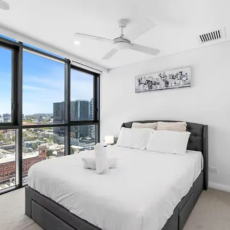 Luxury High-floor 1br Retreat With Balcony Apartment Brisbane
