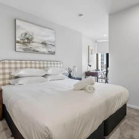 Apartment Luxury Sky-high Cbd With Pool, Gym, Parking Brisbane