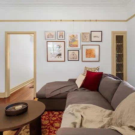 Art Deco Elegance In New Farm *