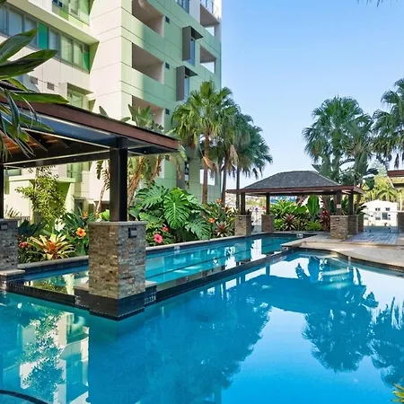 Penthouse Sleeps 8 - Cbd Views - Pools- Games - Baby * Brisbane