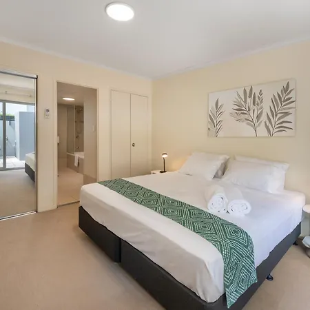 Huge Terrace With Free Parking In The Heart Of Fortitude Valley Apartment *