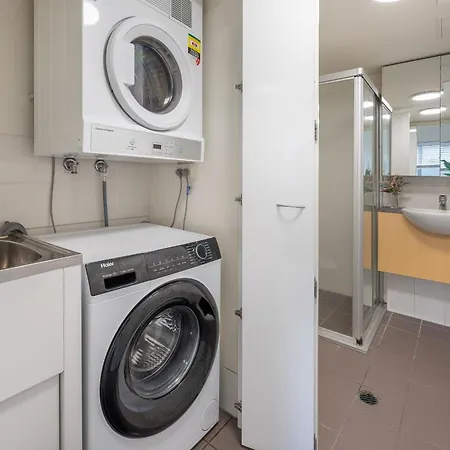 Huge Courtyard With Free Parking - Walk To Hsw, St And Valley Mall Apartment Brisbane