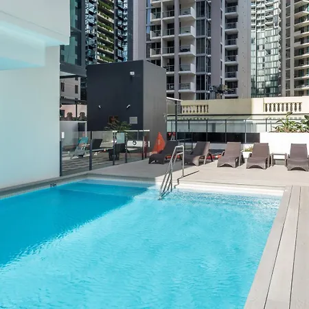 Modern 2br In Cbd | Pool | Gym | Parking Apartment Brisbane