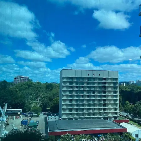 Apartment, 10 Floors High By Stylish Apartment Brisbane