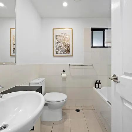Resort-style 3br River And Hosp Parking And Pool Apartment *