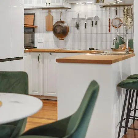 Peaceful 1-bed Near Brisbane's Heart