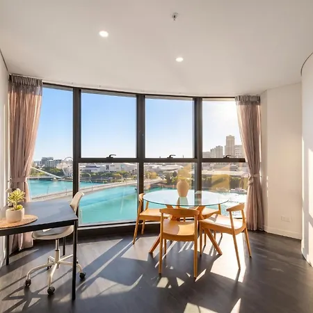 One Sky - Sleep 6 - Pools Cinema Sauna Gym Free Parking * Brisbane